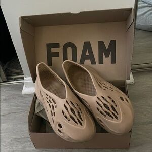 Yeezy Foam Runner Ochre Size 9